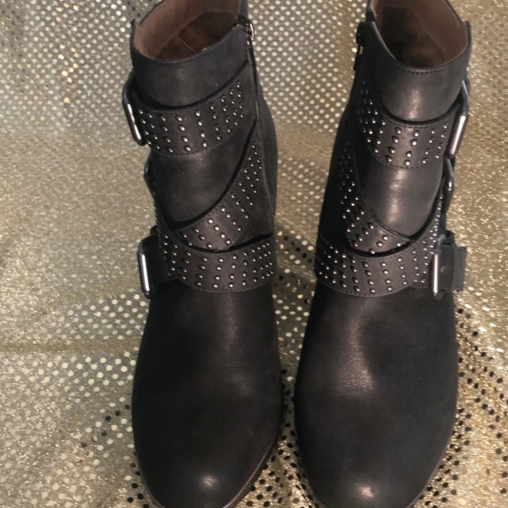 Sofft gorgeous looking brushed leather booties.